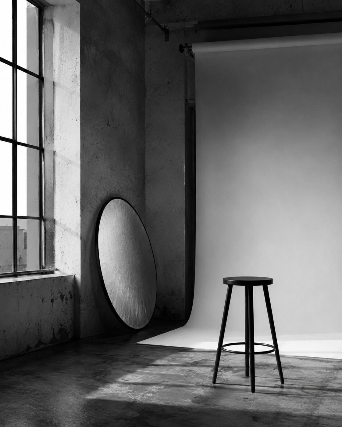 Industriestudio mit markantem Licht für den Projektauftakt